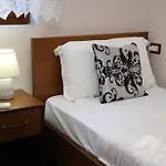 Affittacamere Xhulio Castle Walk 3*