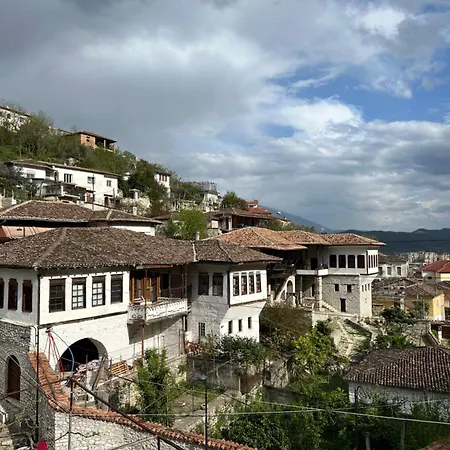 Xhulio Castle Walk 3* Berat