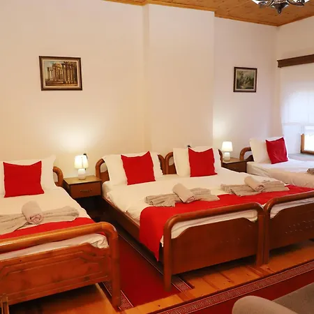 Gasthuis Xhulio Castle Walk Berat