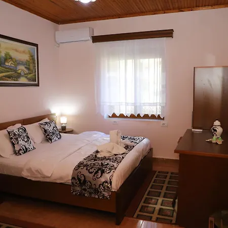 Xhulio Castle Walk Gasthuis 3*