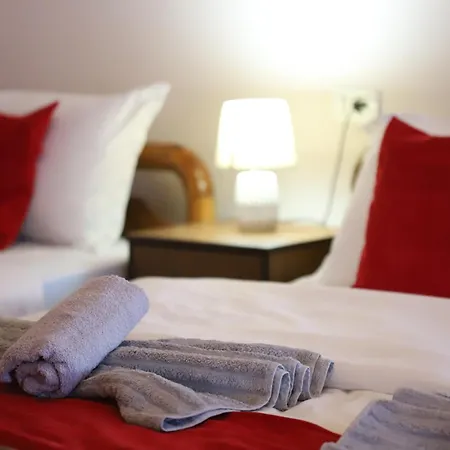 Penzion Xhulio Castle Walk 3*