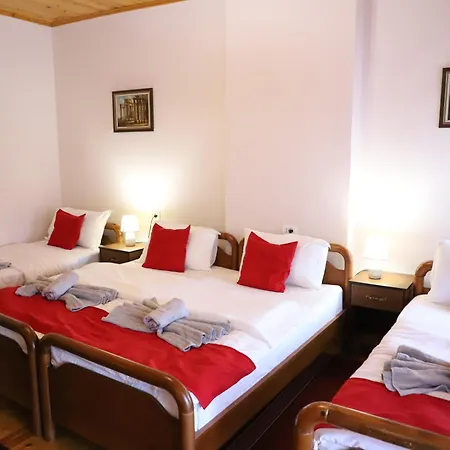 Xhulio Castle Walk Penzion Berat