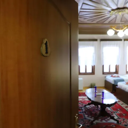 Xhulio Castle Walk 3* Berat