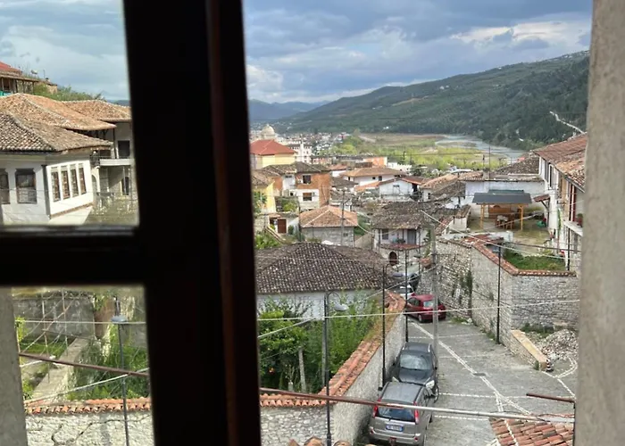 Penzion Xhulio Castle Walk 3*