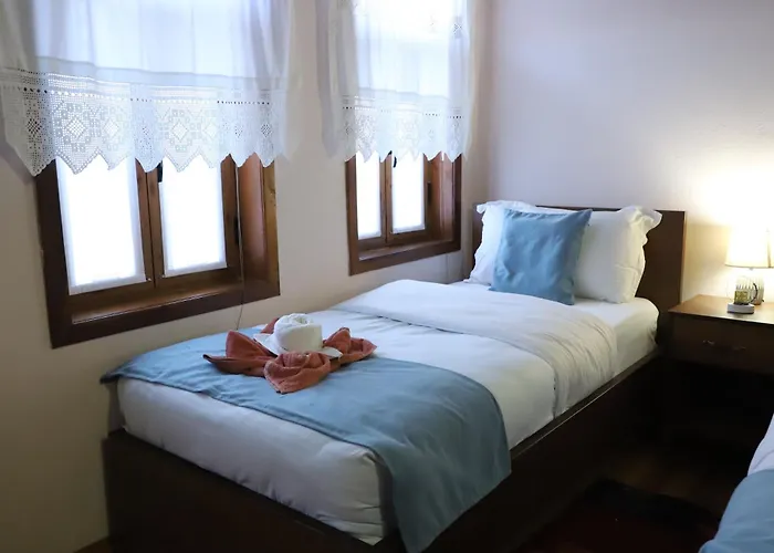 Xhulio Castle Walk Penzion