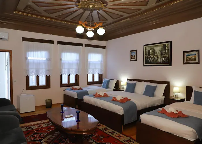 Xhulio Castle Walk Penzion