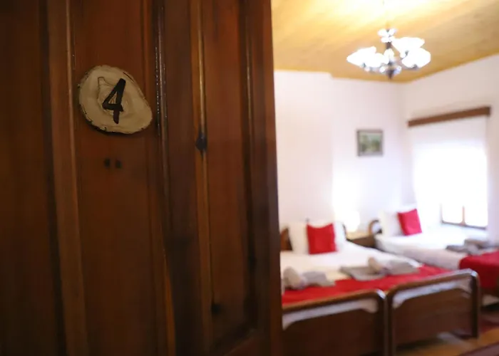 Xhulio Castle Walk Penzion Berat