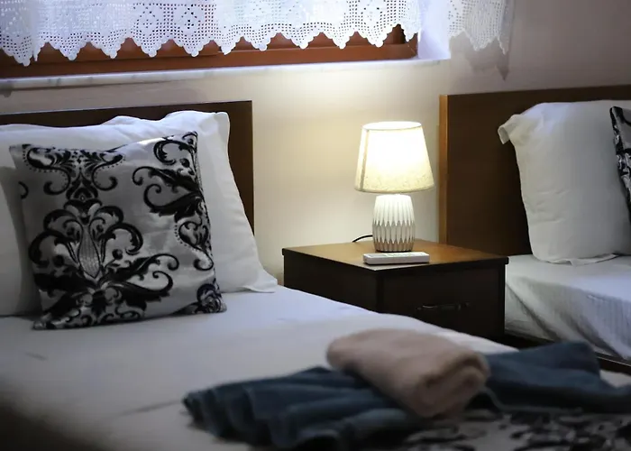 Penzion Xhulio Castle Walk Berat