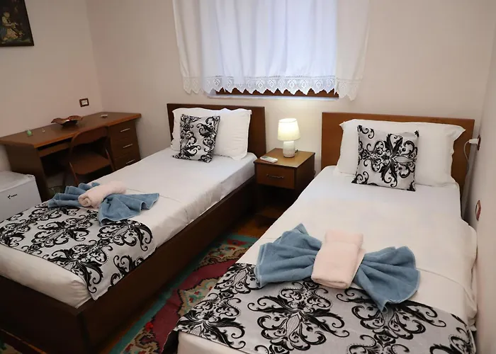 Penzion Xhulio Castle Walk