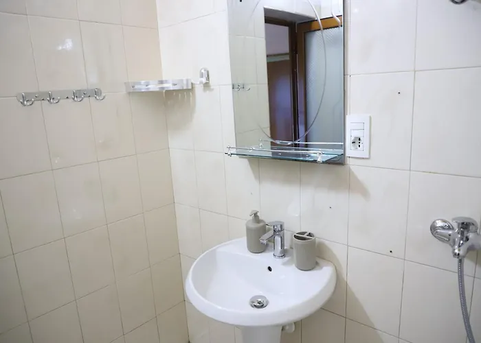 Xhulio Castle Walk Penzion Berat